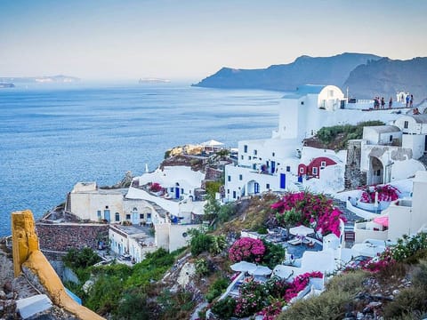 There is a sharp rise in Golden Visa grants in Greece.