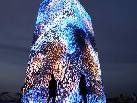 This year, Art Dubai brings together a diverse collection of galleries, showcasing the very best in cutting-edge contemporary, modern, and digital art from across the region and beyond.