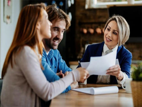Top-up loans offer longer repayment terms, which means lower monthly payments, or Equated Monthly Instalments (EMIs). This makes them a more manageable option for many borrowers.