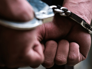 Fugitive arrested by Kuwaiti authorities in joint security cooperation with the UAE.