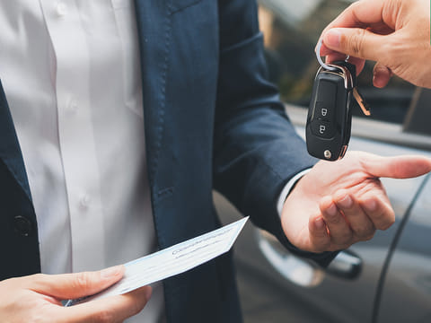 Dubai Police advise residents to be extra cautious while selling cars to avoid any frauds.