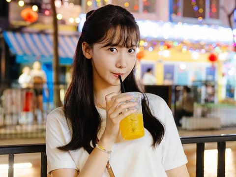 Yoona in King The Land, set new standards with her summer fashion game, of dresses and skirts, and free hairstyles.