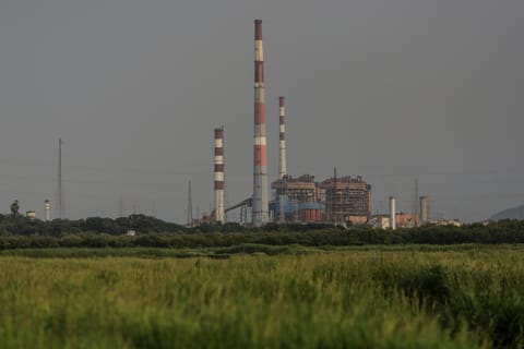 Oil Refineries in Mumbai as India Wants Crude Near $80 for Consumer Comfort
