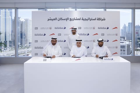 Hamdan bin Mohammed witnesses landmark agreement for affordable housing projects in Dubai