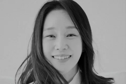 Lee Seo-yi stepped into the spotlight with her acting debut in MBC’s 2013 historical drama Hur Jun, The Original Story