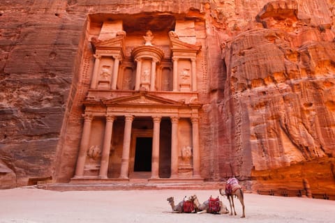 Israel’s ongoing war in Gaza has led to perceptions of insecurity and temporary airline cancellations, disrupting tourism businesses in Petra, the Dead Sea, Wadi Rum, and Aqaba.