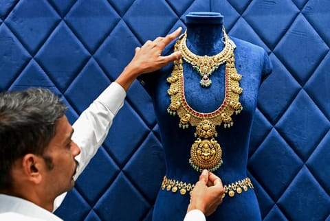 Shoppers in UAE move fast as gold prices ease