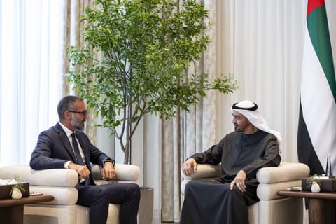 UAE President receives leader of Ismaili community