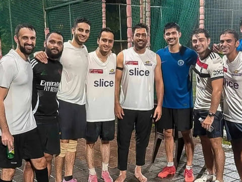 Is MS Dhoni moving to Mumbai Indians from Chennai Super Kings?