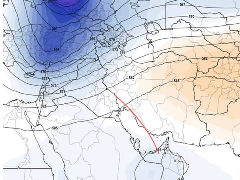Meteorologists described the event as distinctive, noting that such hybrid systems are relatively rare during the country’s autumn season.