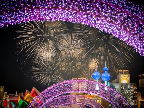 Let the sky shine with fireworks