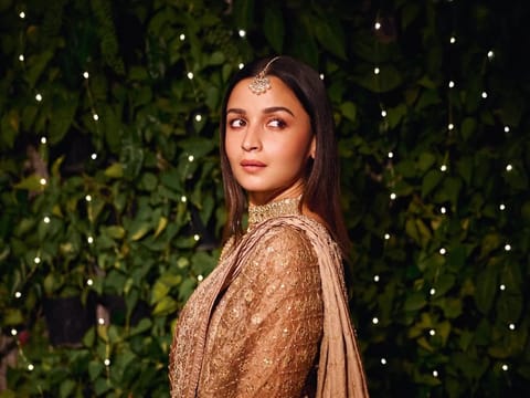 Styled by Rhea Kapoor, the saree is from Ritu Kumar archives.