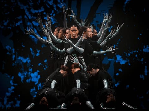 Black Widow's mesmerising show captivates young audience at SIBF 2025