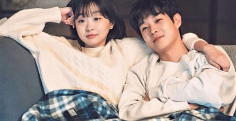 Kim Da-mi and Choi Woo-shik in Our Beloved Summer.