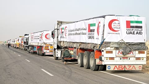 New Emirati aid convoy delivers winter clothing and shelter supplies to Gaza