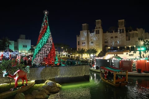 Madinat Jumeirah's beloved Festive Market has returned and it's absolutely brilliant for last-minute holiday planning.