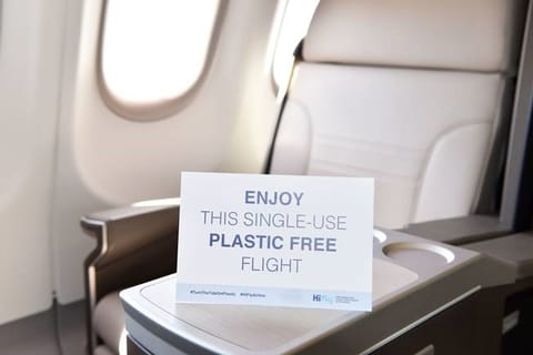 Sustainable alternatives cut 100kg of plastic per long-haul flight.