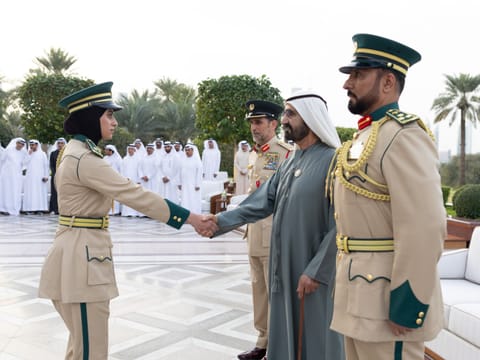 Sheikh Mohammed meets with Dubai Police Academy top achievers