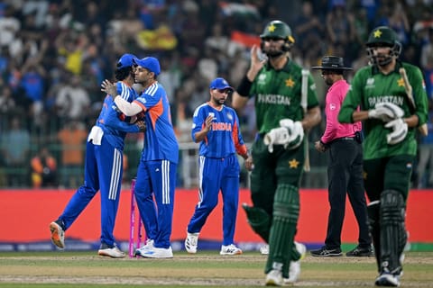 Former Pakistan pacer, Amir says that India won't reach the semi-finals.