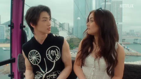 Anna Cathcart and Sangheon Lee in XO Kitty