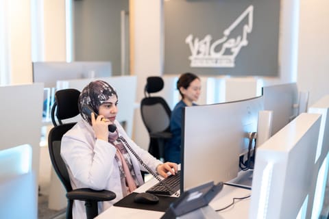 ‘Itma’en’ service offers confidential mental wellbeing guidance through a dedicated hotline (800506)