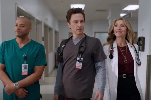 Zach Braff (J.D.), Donald Faison (Turk), and Sarah Chalke (Elliot) in the show.