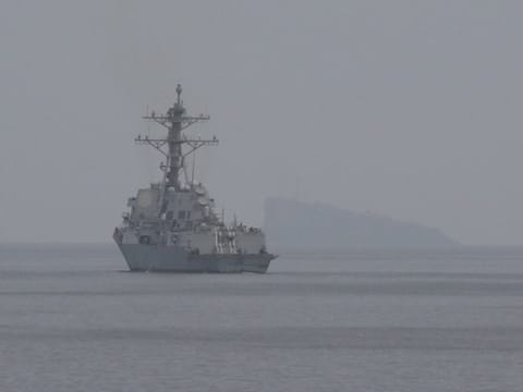 US mine-clearance mission tests fragile ceasefire and Iran’s control of strait