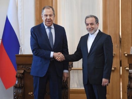 File photo: Russian Foreign Minister Sergei Lavrov (left) and Iranian Foreign Minister Seyed Abbas Araghchi.