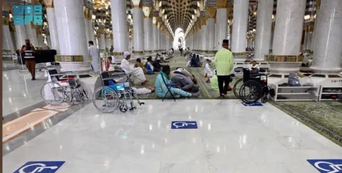 The services include electric and manual wheelchairs, dedicated transport carts at specially designated routes to help pilgrims move around the mosque and its courtyards more easily.