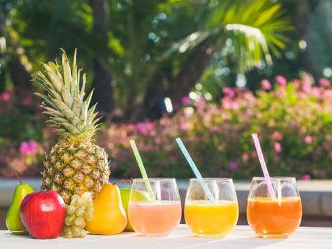 Claims such as ‘100% natural’, ‘real fruit’, ‘no preservatives’, or ‘energy boosting’ can create a strong perception of wellness, but they do not automatically mean the product is nutritionally balanced.