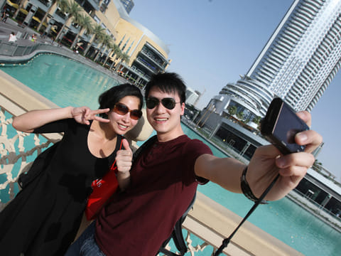 Could posting selfies be a sign of low self-esteem?