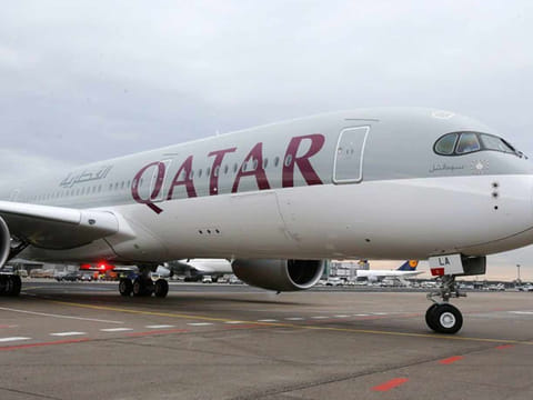 Qatar Airways has struck a deal with Airbus SE to delay delivery of airplanes due to the pandemic-induced travel downturn but remains in talks with Boeing Co about deferrals.