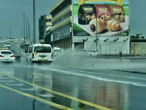 The MOHRE Directive on flexible work schedules on November 17 follows unstable weather conditions in the country.