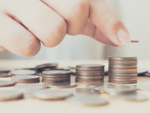 UAE's Alternative ESOB Scheme provides employees with greater financial security by allowing their end-of-service benefits to grow over time, making it a valuable option for long-term savings.
