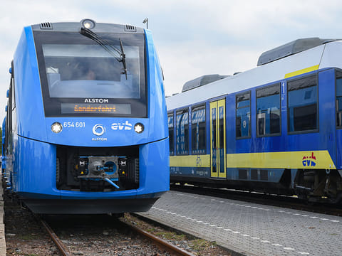 The first hydrogen-powered train, by French train maker Alstom. As governments and industries seek less-polluting alternatives to hydrocarbons, Saudi Arabia, the world’s biggest crude exporter doesn’t want to cede the burgeoning hydrogen business to China, Europe or Australia.