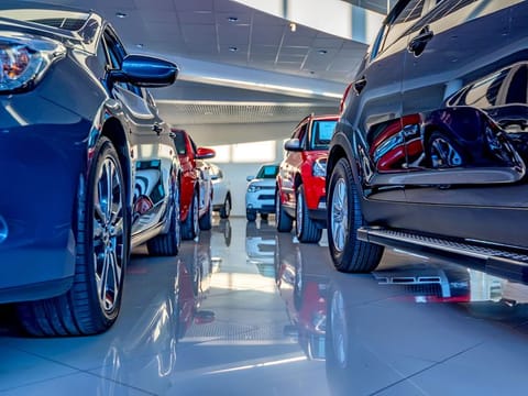 The UAE is a dynamic market for car rentals, with both residents and tourists renting cars