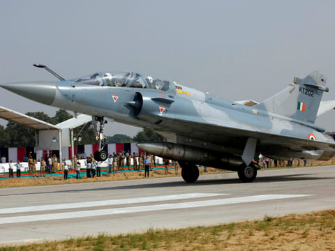 As it happened: Tension mounts after Indian fighter jets cross Kashmir frontier, bomb camps