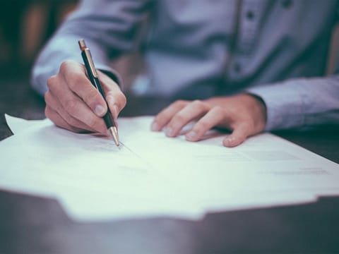 The cap by the Central Bank of the UAE is in line to push more active supervision of the banking sector by adopting consumer protection measures.