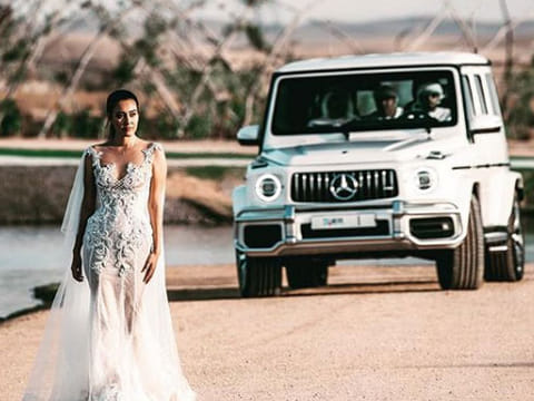 His Highness Shaikh Mohammad Bin Rashid Al Maktoum, Vice-President and Prime Minister of the UAE and Ruler of Dubai, attended a wedding of nine Chinese couples at the Love Lakes.