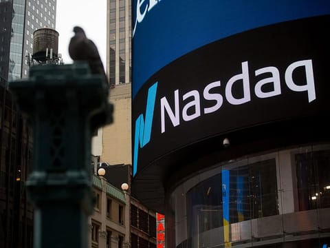 Heavyweights Microsoft Corp., Google-owner Alphabet Inc. and Facebook-parent Meta Platforms Inc. all delivered upbeat results last week, sparking a bounce in the Nasdaq 100 Index.