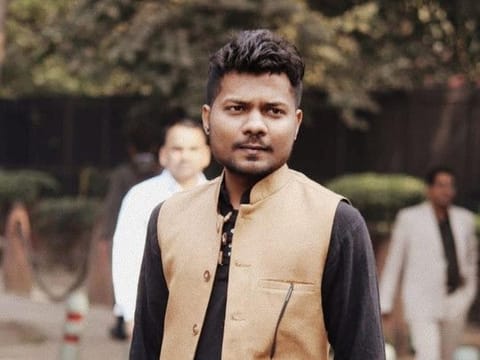 Journalist Prashant Kanojia released on bail, Supreme Court says can’t deny “liberty”