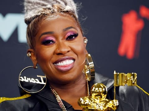US rapper Missy Elliott poses in the press room with 'The Video Vanguard Award' during the 2019 MTV Video Music Awards at the Prudential Center in Newark, New Jersey on August 26, 2019. / AFP / Johannes EISELE
