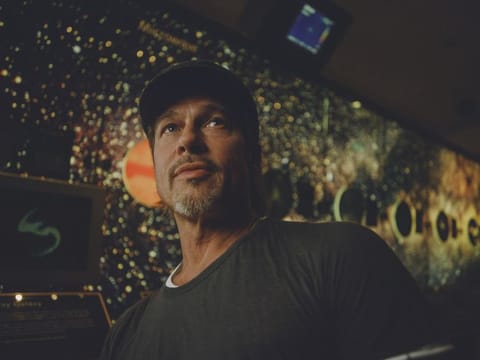 -- NO SALES; FOR EDITORIAL USE ONLY WITH NYT STORY PITT-MASCULINITY BY KYLE BUCHANAN FOR SEPT. 8, 2019. ALL OTHER USE PROHIBITED. -- Brad Pitt visits the Griffith Observatory in Los Angeles, Aug. 26, 2019. At 55, Pitt says he’s reached a point where he sees his father in every performance he gives. “I grew up with that be-capable, be-strong, don’t-show-weakness thing,” Pitt said. “In some ways, I’m copying him.” (Micaiah Carter/The New York Times)