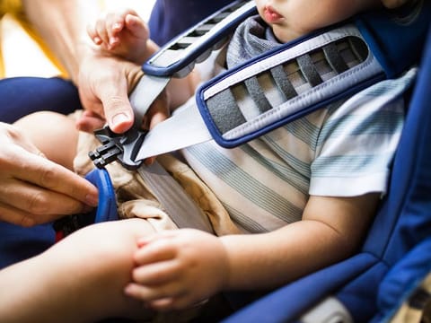 40 per cent of parents admit to making phone calls or checking social media while driving with children