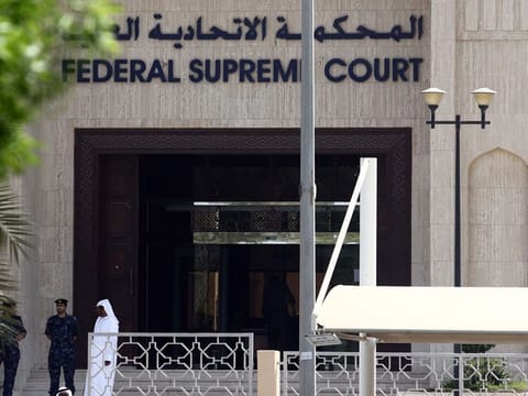 In its judgment, the court clarified that while banks may charge contractual or market-rate interest on outstanding balances before account closure, only simple interest may be applied thereafter.