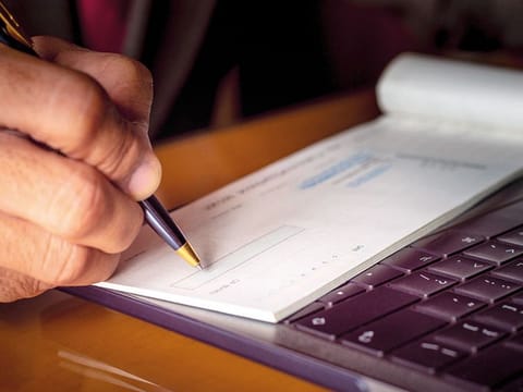 Confused about how much gratuity you will get paid? Follow our guide.