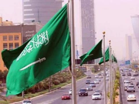 Starting from today, Saudi citizens and their family members can return home from Kuwait without prior permission, the Saudi embassy in Kuwait announced.