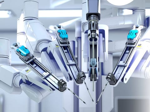 The robotic surgery system at the American Hospital Dubai, da Vinci Xi surgical system, is renowned for creating versatile systems that provide multi-quadrant access for a variety of complex procedures