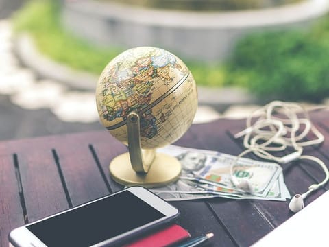 Can one make trading decisions based on macroeconomic developments of the world? Welcome to the world of macro investing.