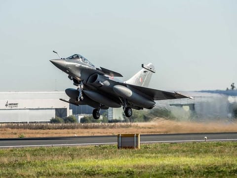 An Indian Air Force Rafale aircraft takes off from Merignac air base, southern France, on July 27, 2020.